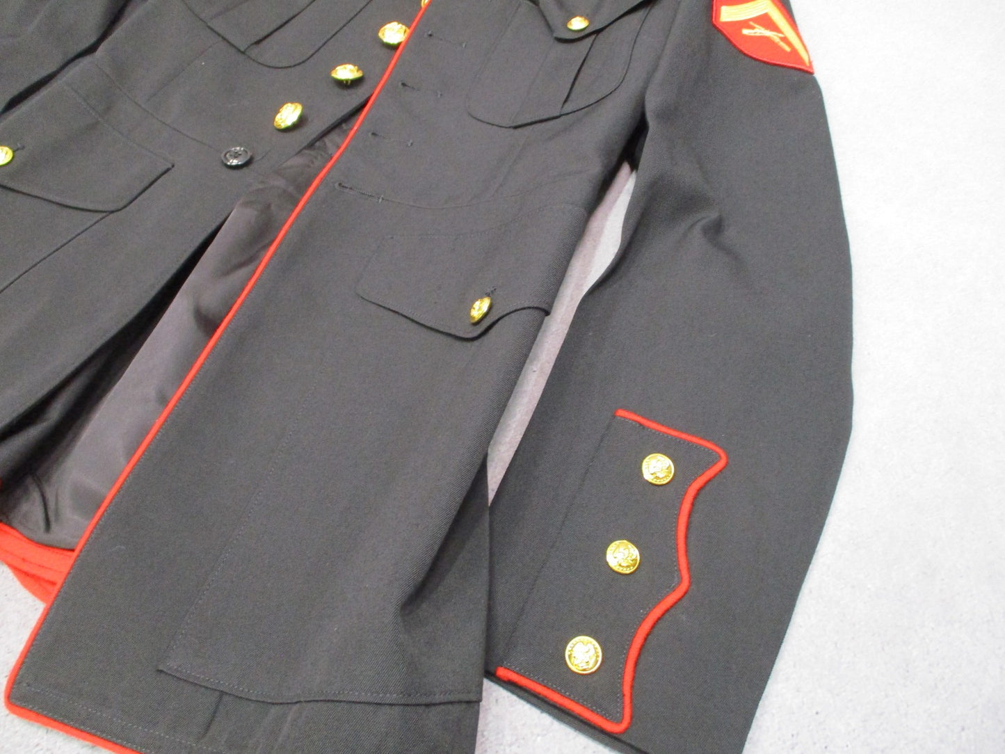 DSCP USMC Dress Blues Coat NSN Black Red Piping Man's 39L 8405-01-512-3170