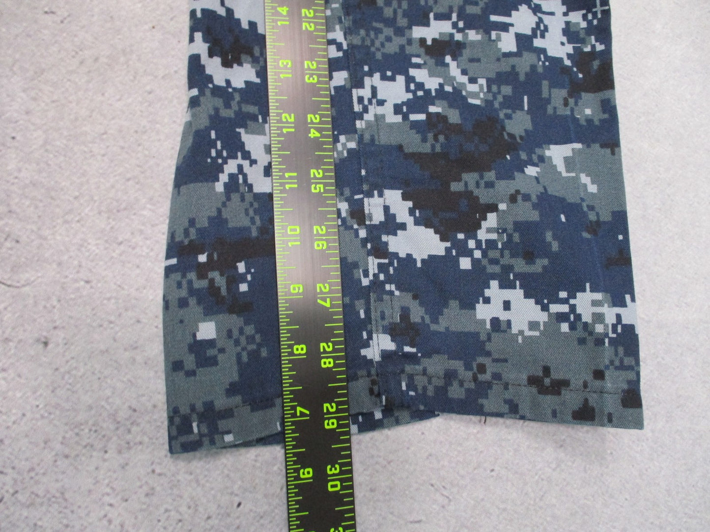 US Navy NWU Type I Digital Camo Working Trousers Small Short 8405-01-540-1356