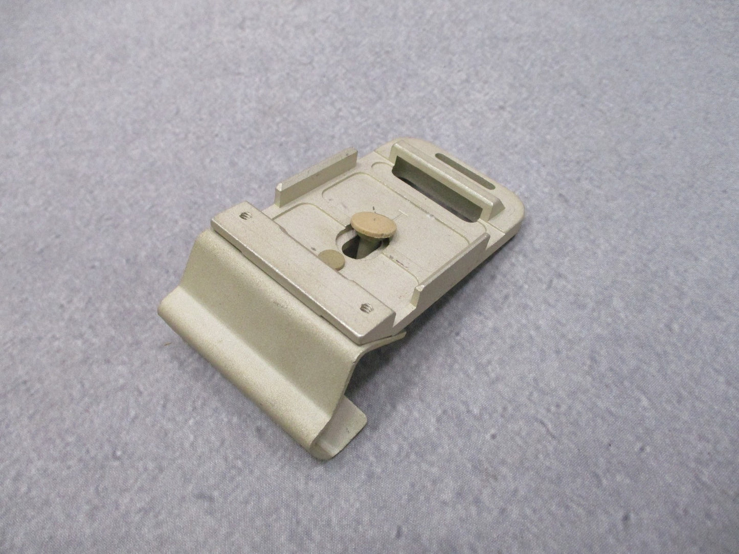 ACH Helmet NVG Shroud Base Plate Mounting Bracket Night Vision Hardware TAN
