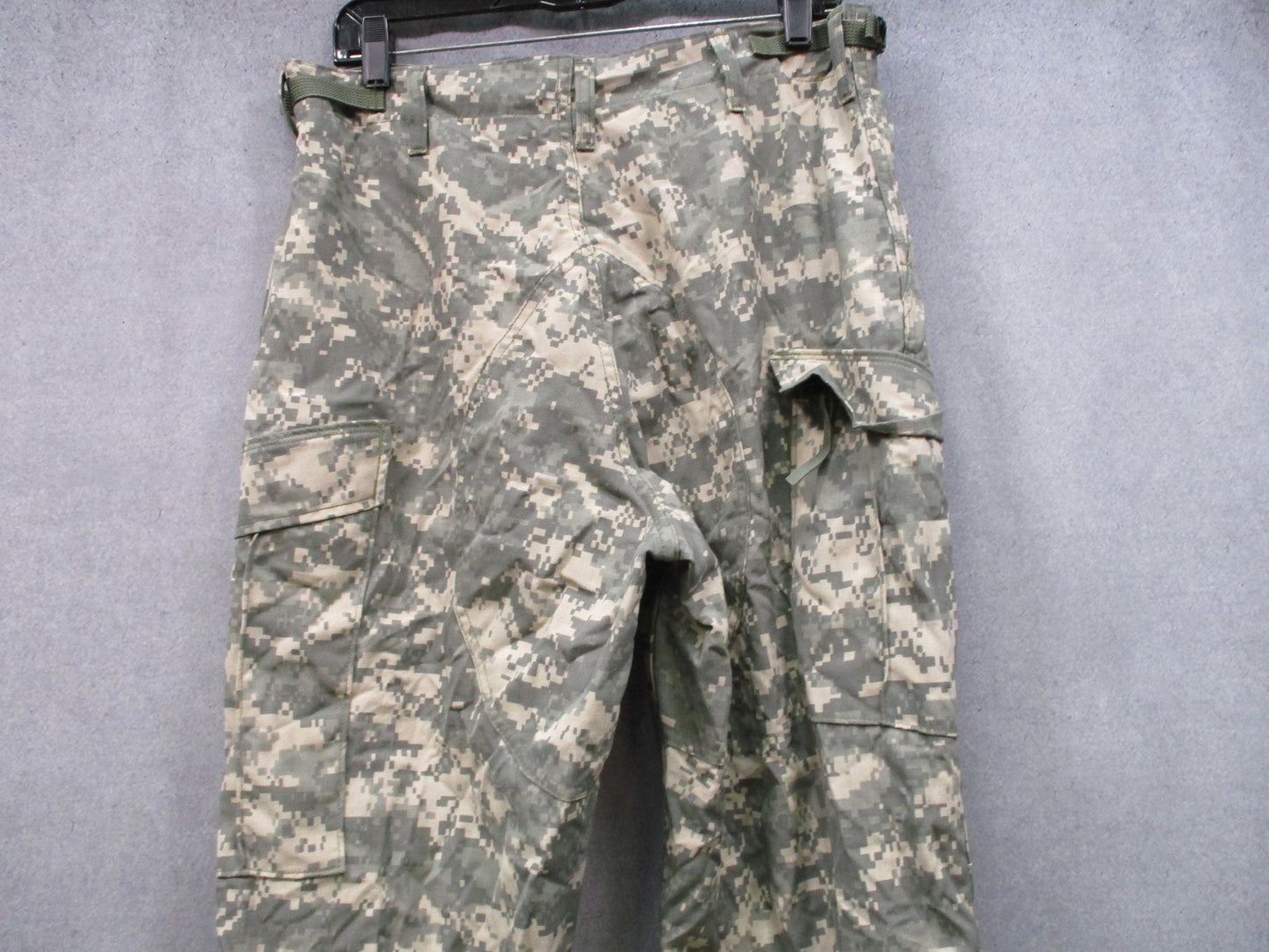 US Military Aircrew Combat Trousers UCP Digital Camo Flame Resistant Med-Reg