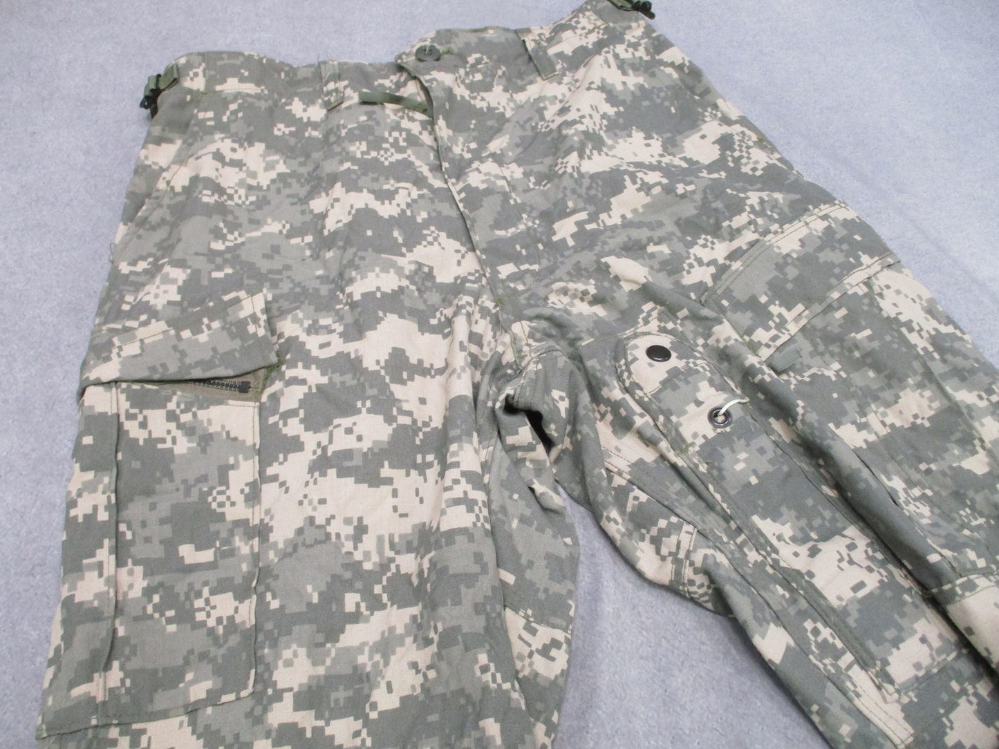 US Military Aircrew Combat Trousers UCP Digital Camo Flame Resistant Med-Reg