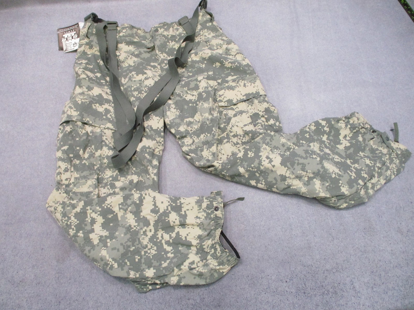 USGI Army ECWCS Gen III Level 5 Soft Shell Pants UCP Medium Reg 8415-01-538-6766