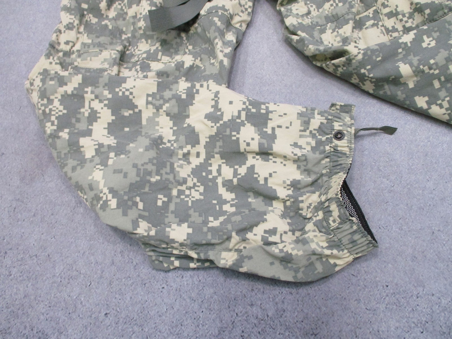 USGI Army ECWCS Gen III Level 5 Soft Shell Pants UCP Medium Reg 8415-01-538-6766