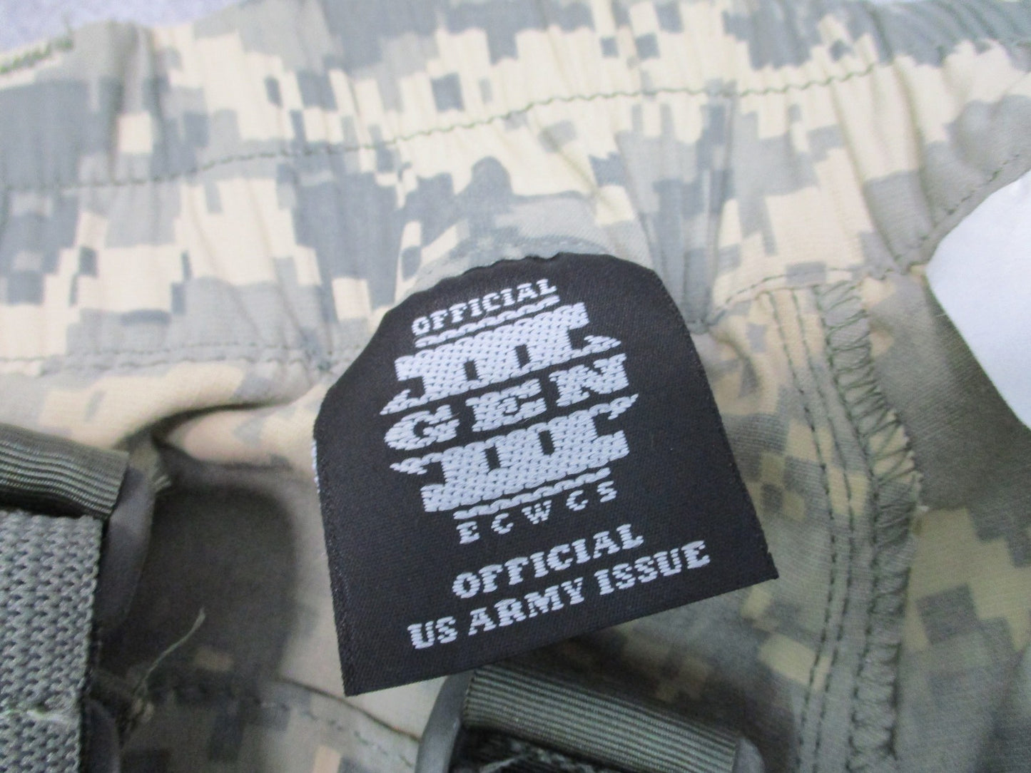 USGI Army ECWCS Gen III Level 5 Soft Shell Pants UCP Medium Reg 8415-01-538-6766