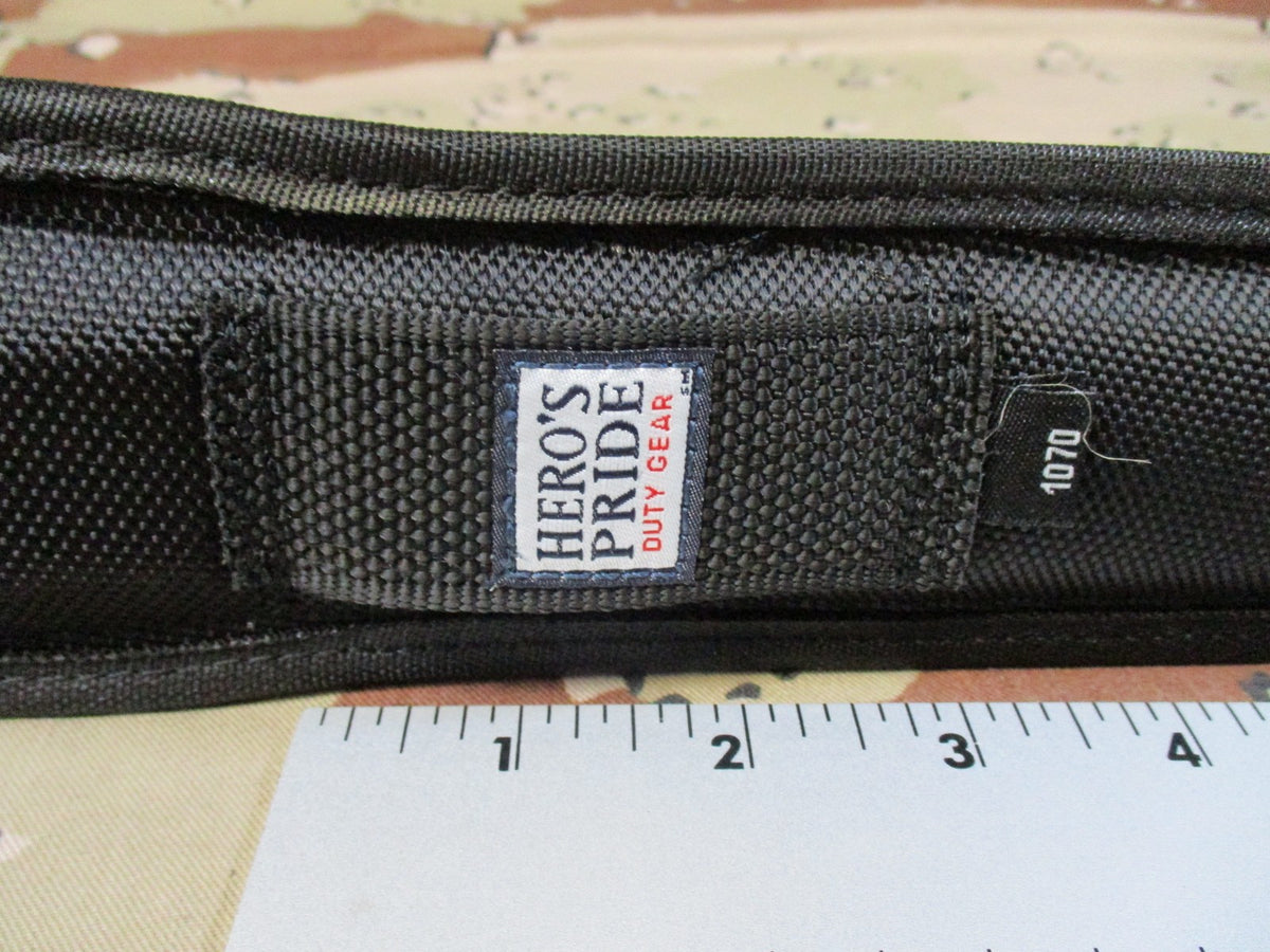 Hero's Pride 1070 Flashlight Holder Closed Top X-Large Fits 2-1/4" Duty Belt New