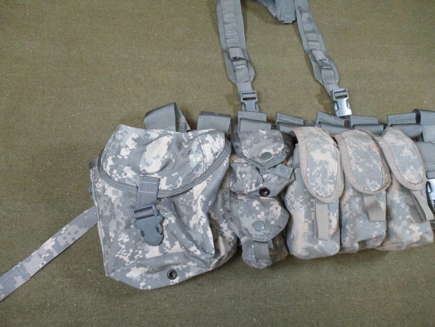 US Military MOLLE II Tactical Assault Panel TAP UCP Camo Chest Rig ranger set