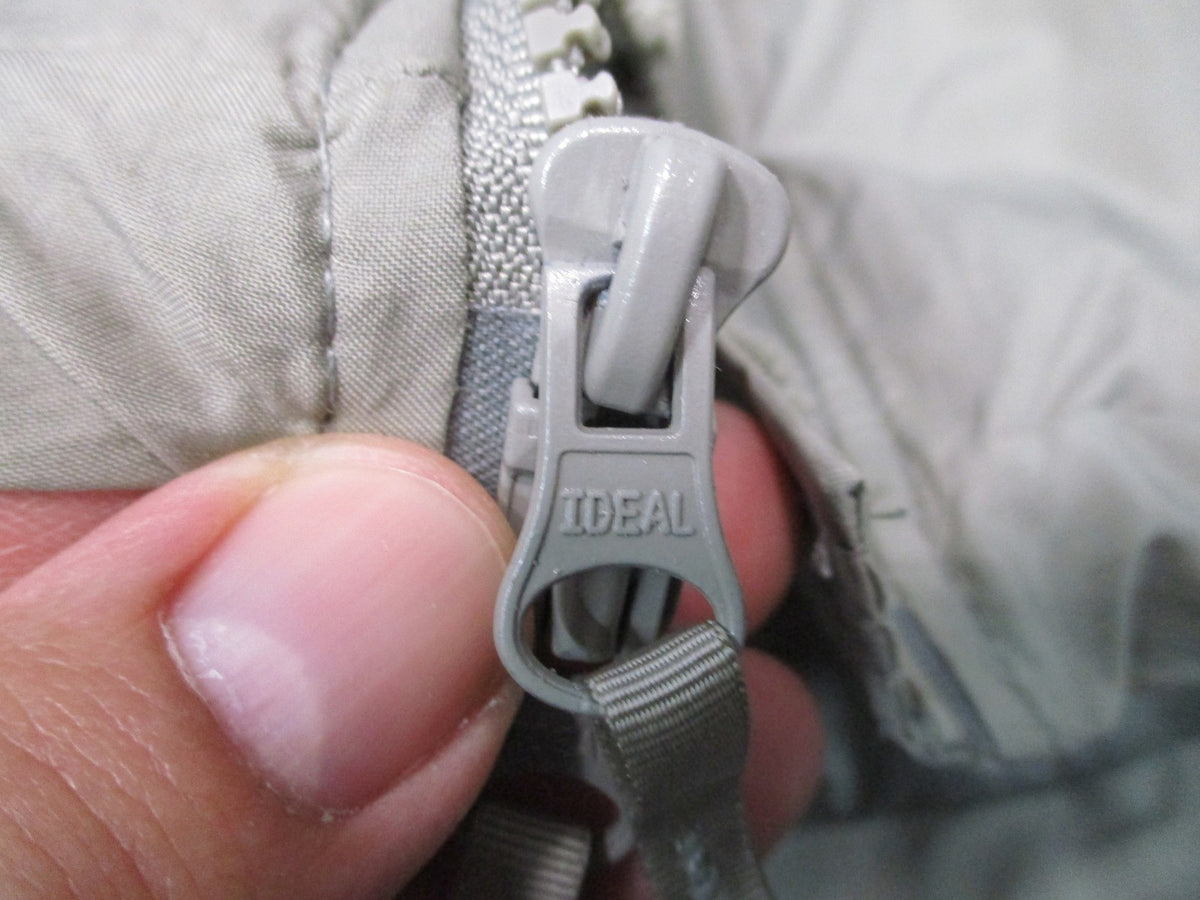 USGI ECWCS Gen III Level 7 Primaloft Parka Gray Medium Regular Extreme Cold