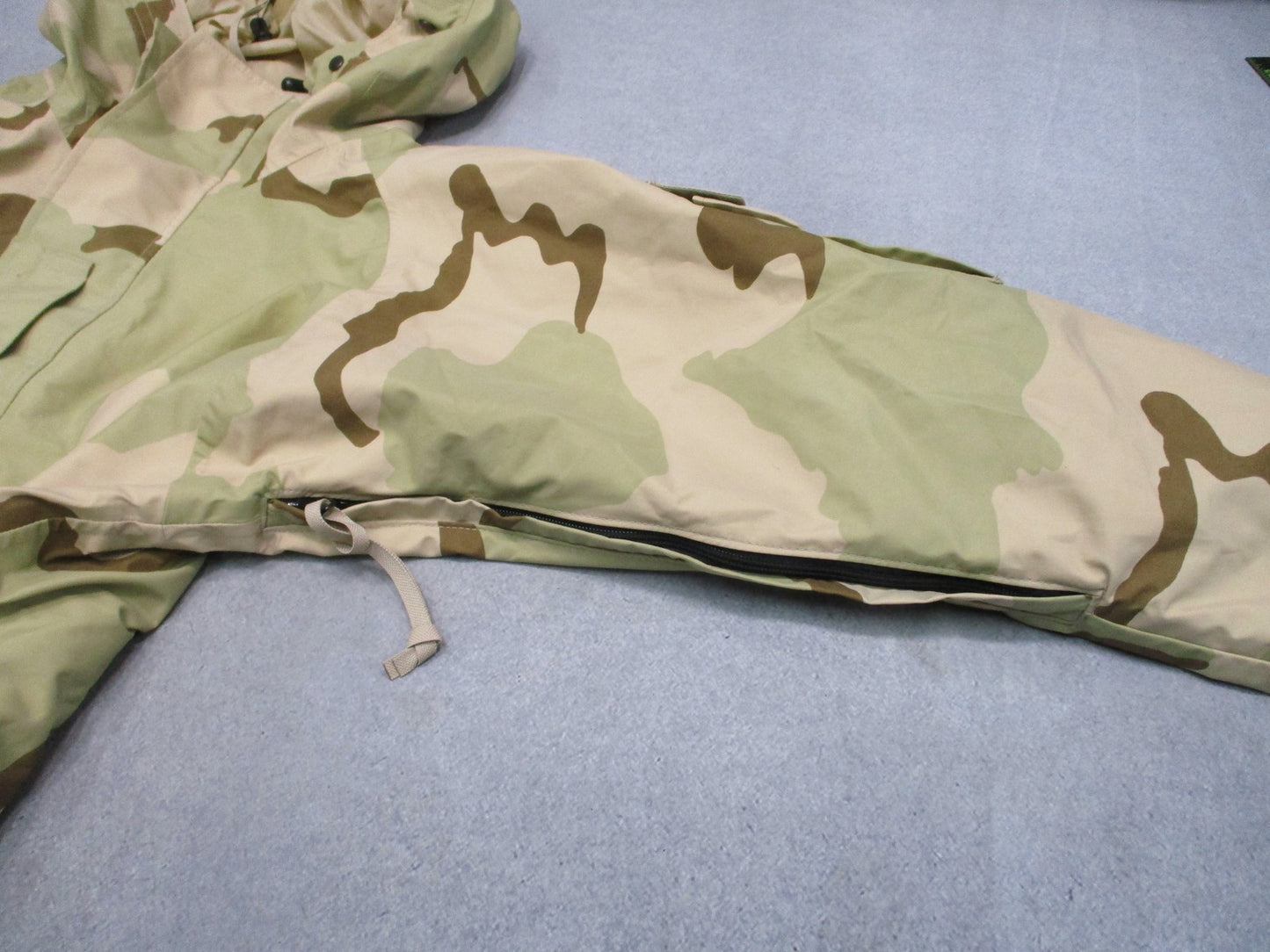US Military ECWCS Gen II Parka Desert Camo Small Short GORE-TEX Army Surplus