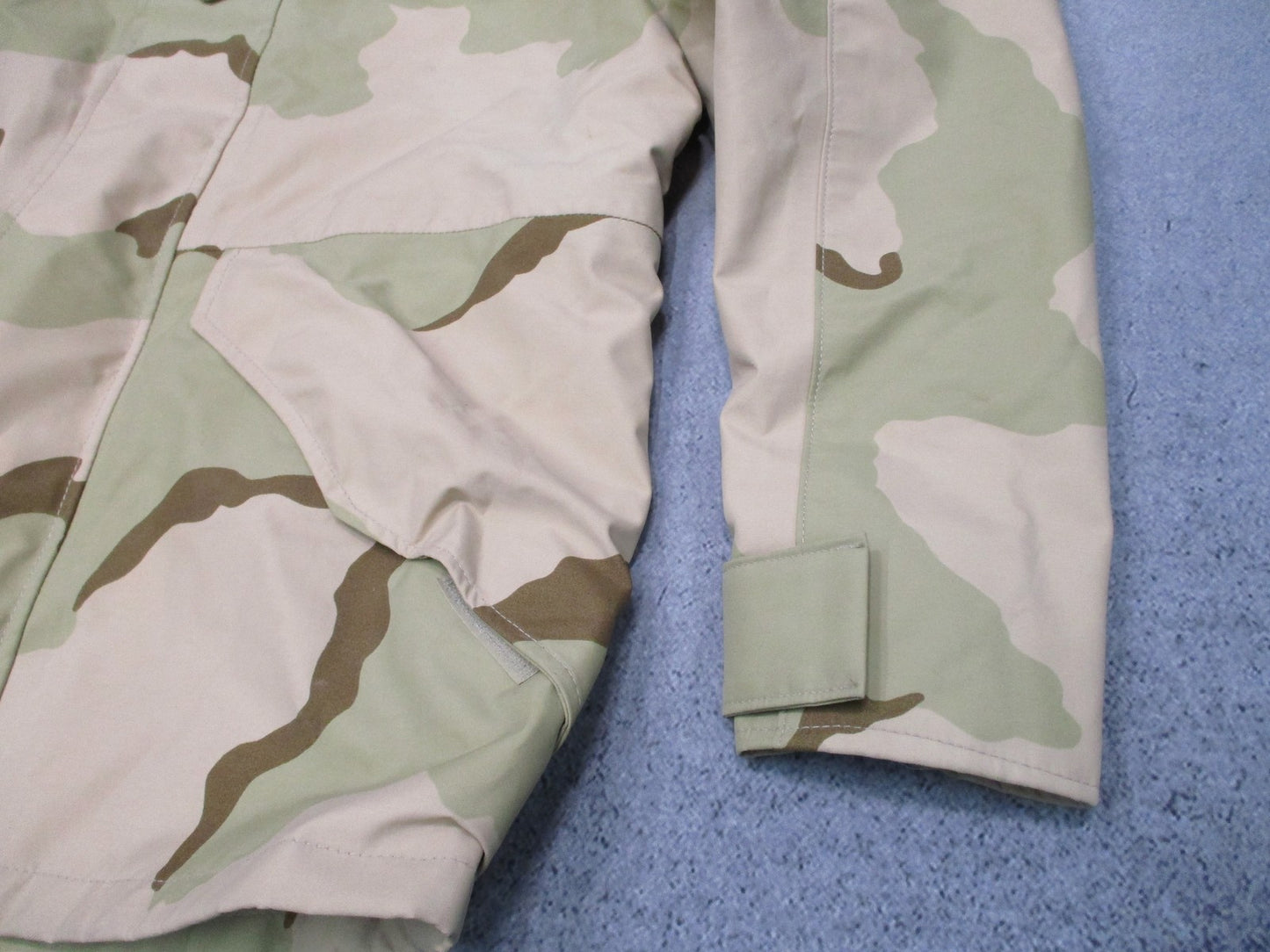 US Military ECWCS Gen II Parka Desert Camo Small Short GORE-TEX Army Surplus