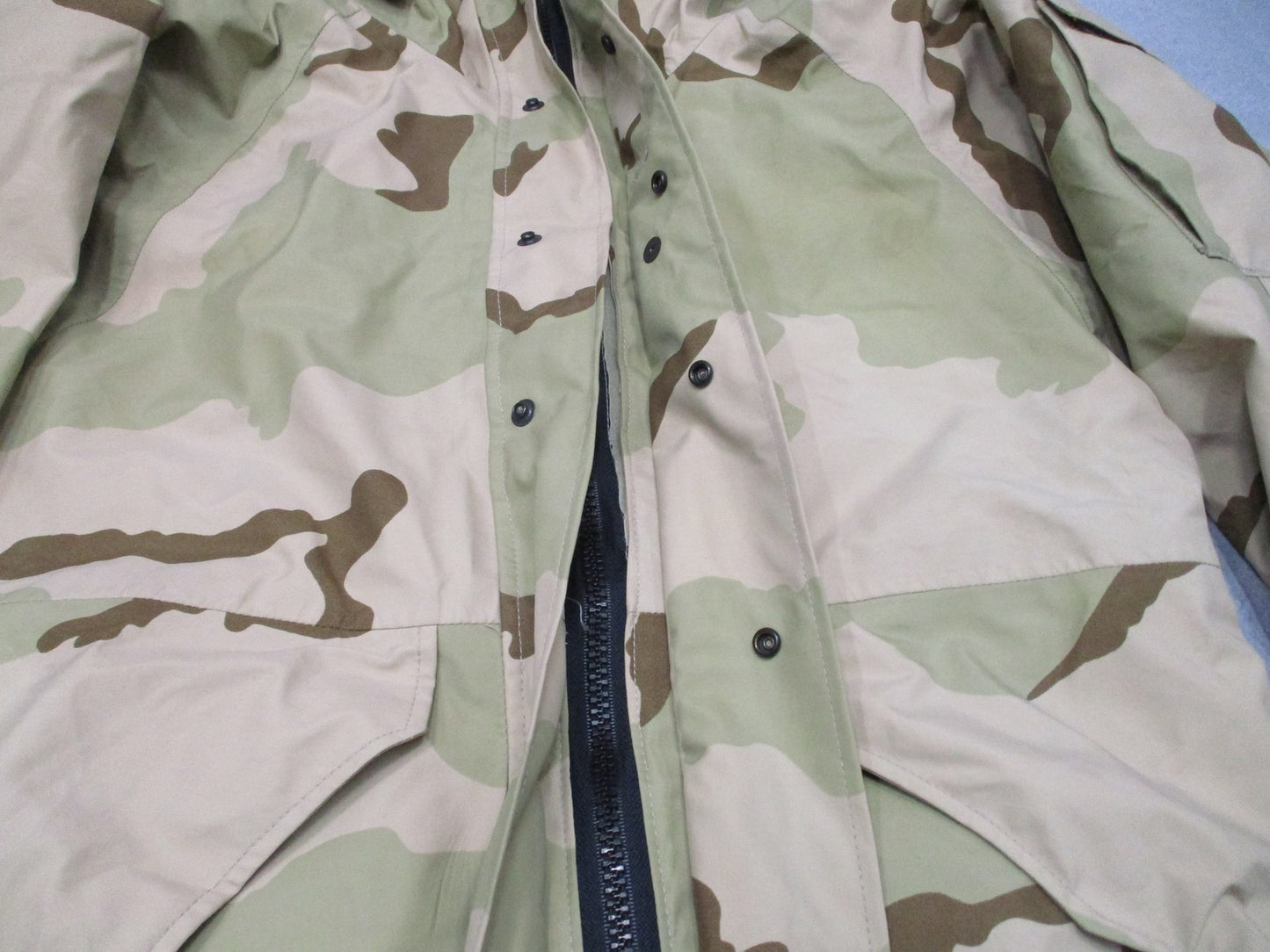 US Military ECWCS Gen II Parka Desert Camo Small Short GORE-TEX Army Surplus