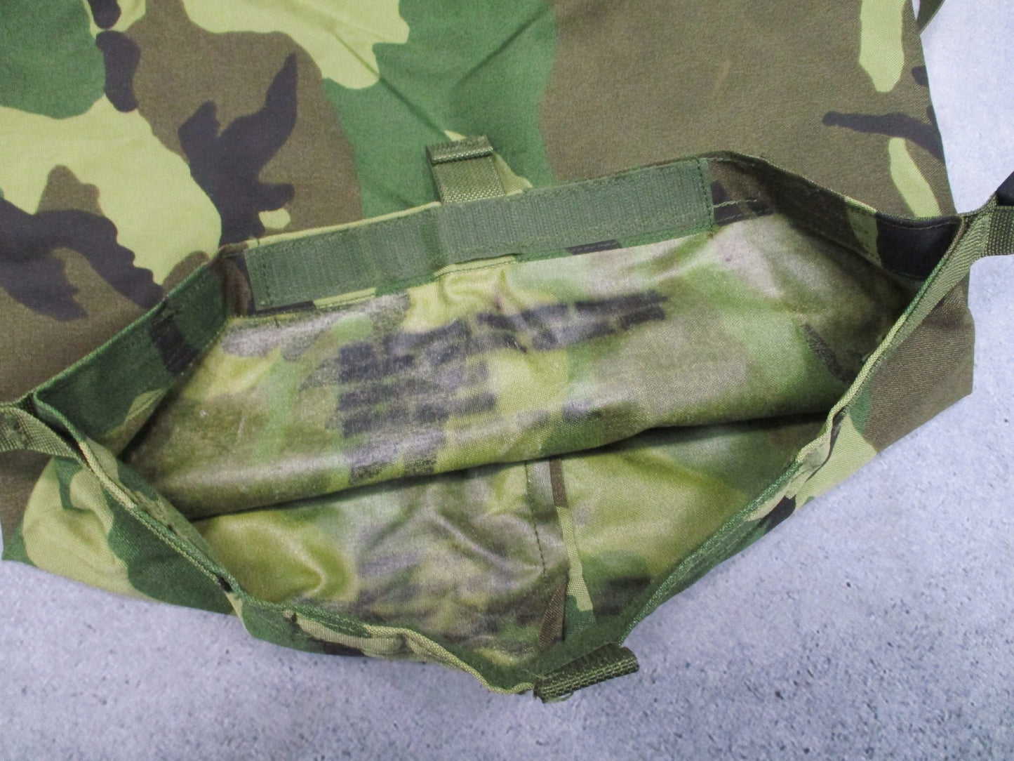 USGI SMALL WOODLAND CAMO BDU DUFFEL BAG STUFF SACK CARRYING ENSEMBLE PACK (USED)