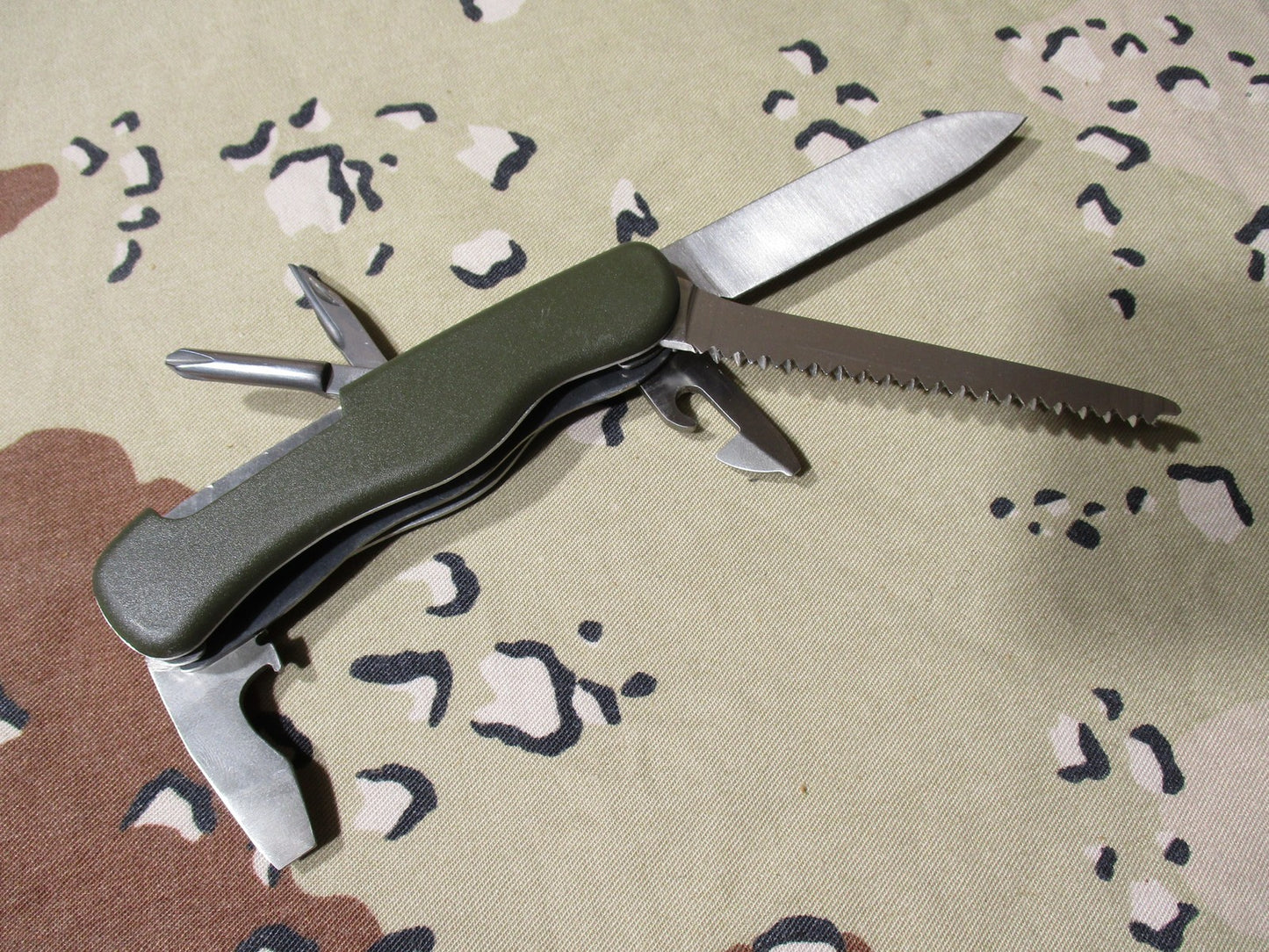 Mil-Tec BW Pocket Knife Mod. 2000 Multi-Tool Camping Hiking Survival Knife