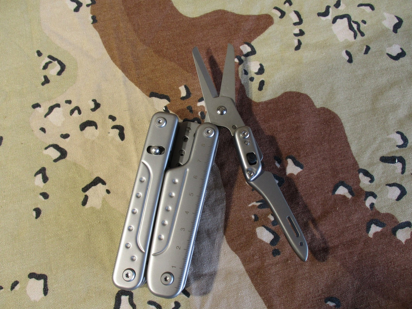 ROXON S802 Phantom 16-in-1 Multi-tool Pliers Knife Saw Wire Cutters New
