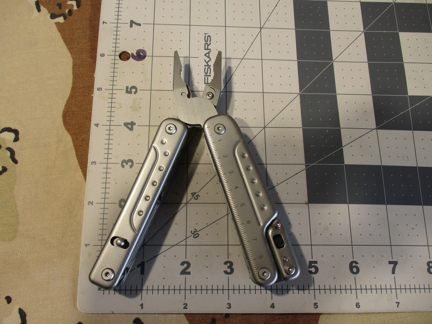 ROXON S802 Phantom 16-in-1 Multi-tool Pliers Knife Saw Wire Cutters New
