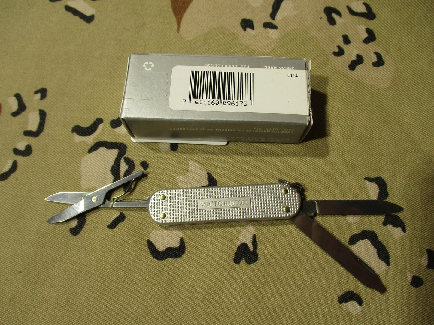 Victorinox Small Knife Swiss Army Multi-tool w/ Box - New Other