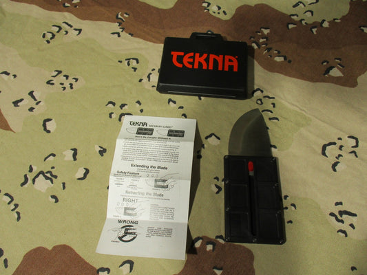 TEKNA KNIFE Credit Card Size Retractable Blade w/ Case