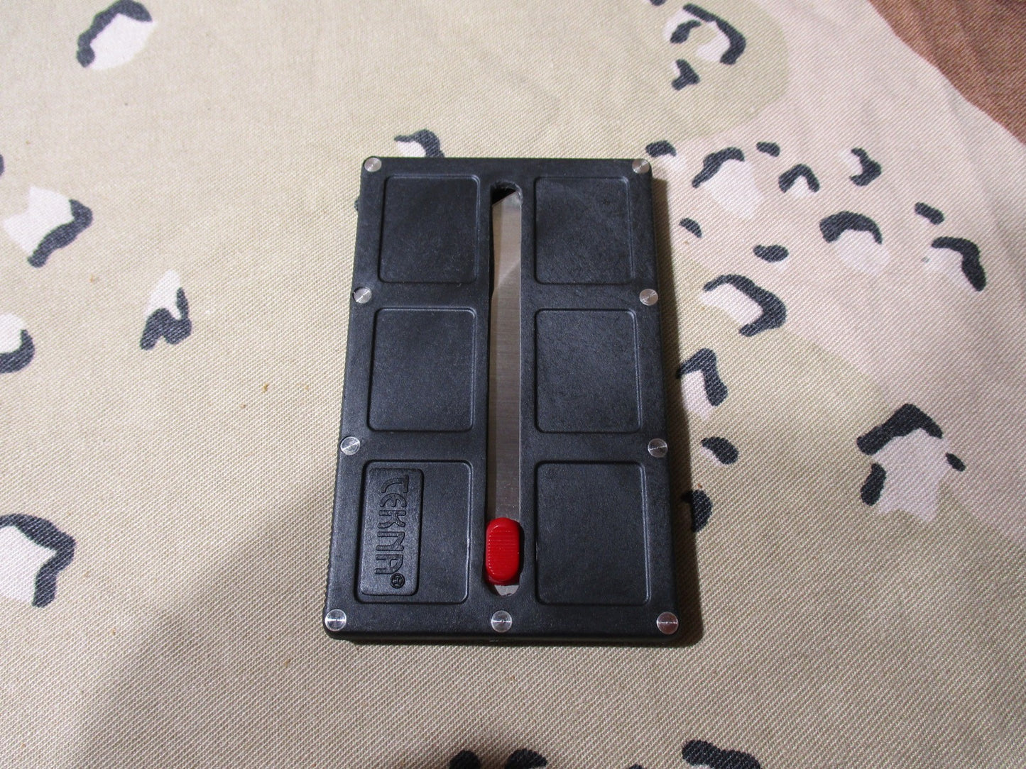 TEKNA KNIFE Credit Card Size Retractable Blade w/ Case