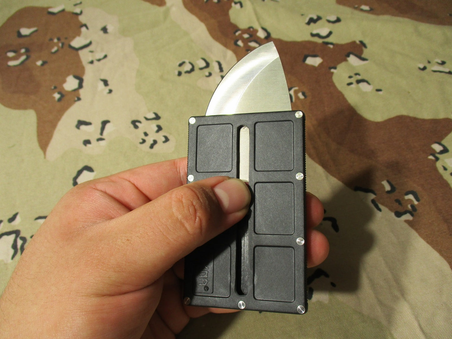 TEKNA KNIFE Credit Card Size Retractable Blade w/ Case