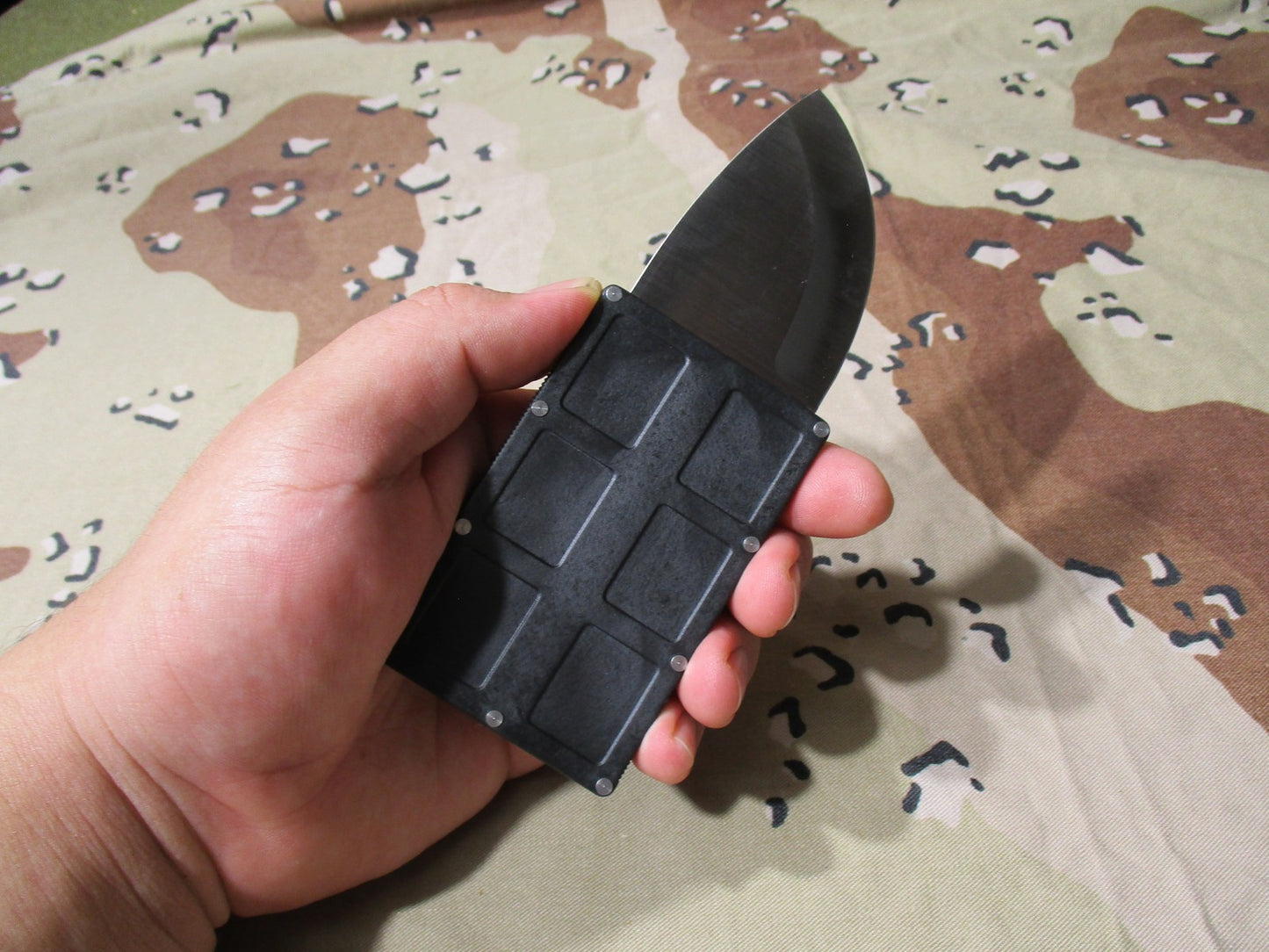 TEKNA KNIFE Credit Card Size Retractable Blade w/ Case