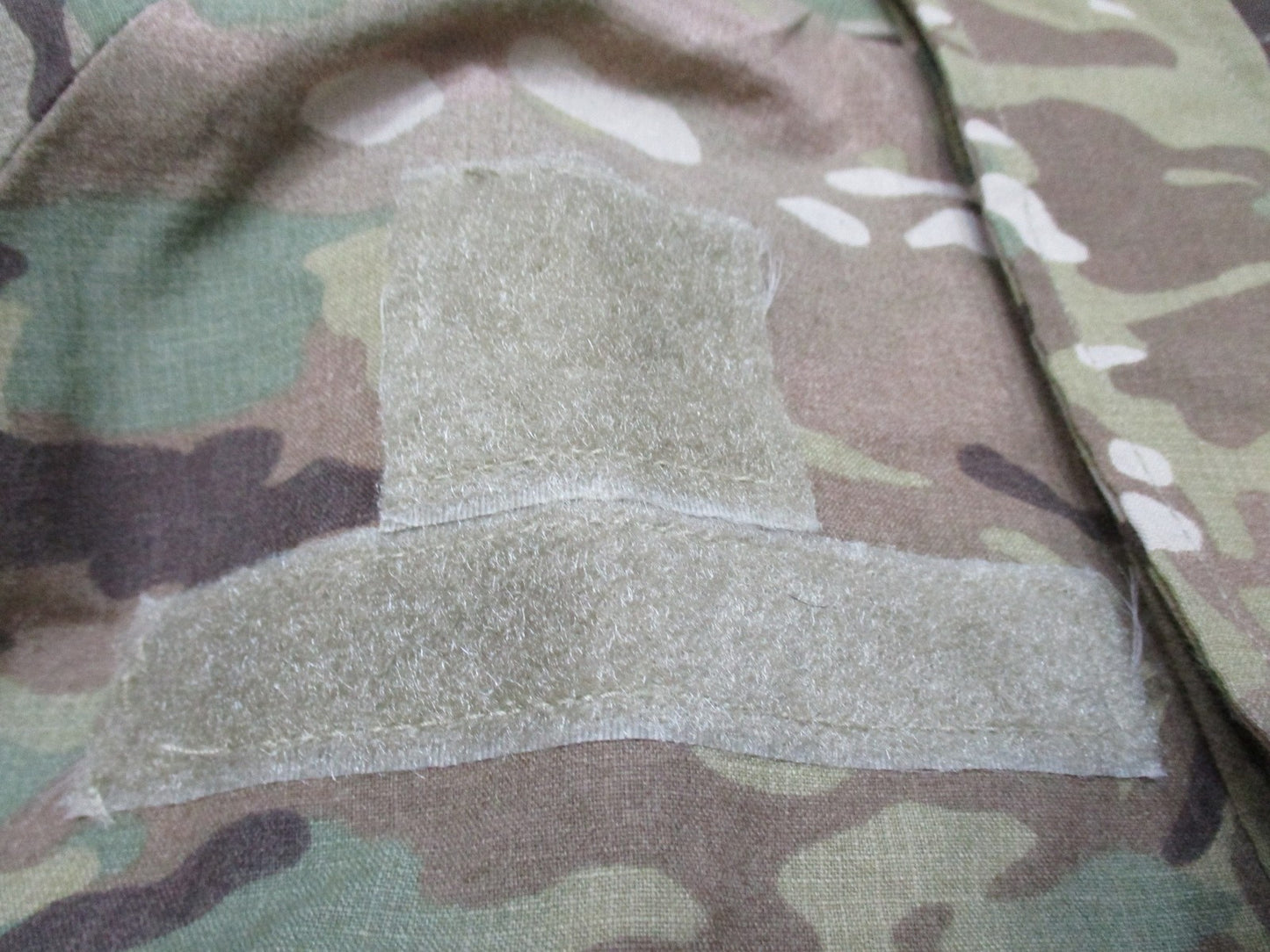 USED ARMY OCP EWOL PARKA FLAME RESISTANT GORE-TEX MULTICAM JACKET MEDIUM/REGULAR