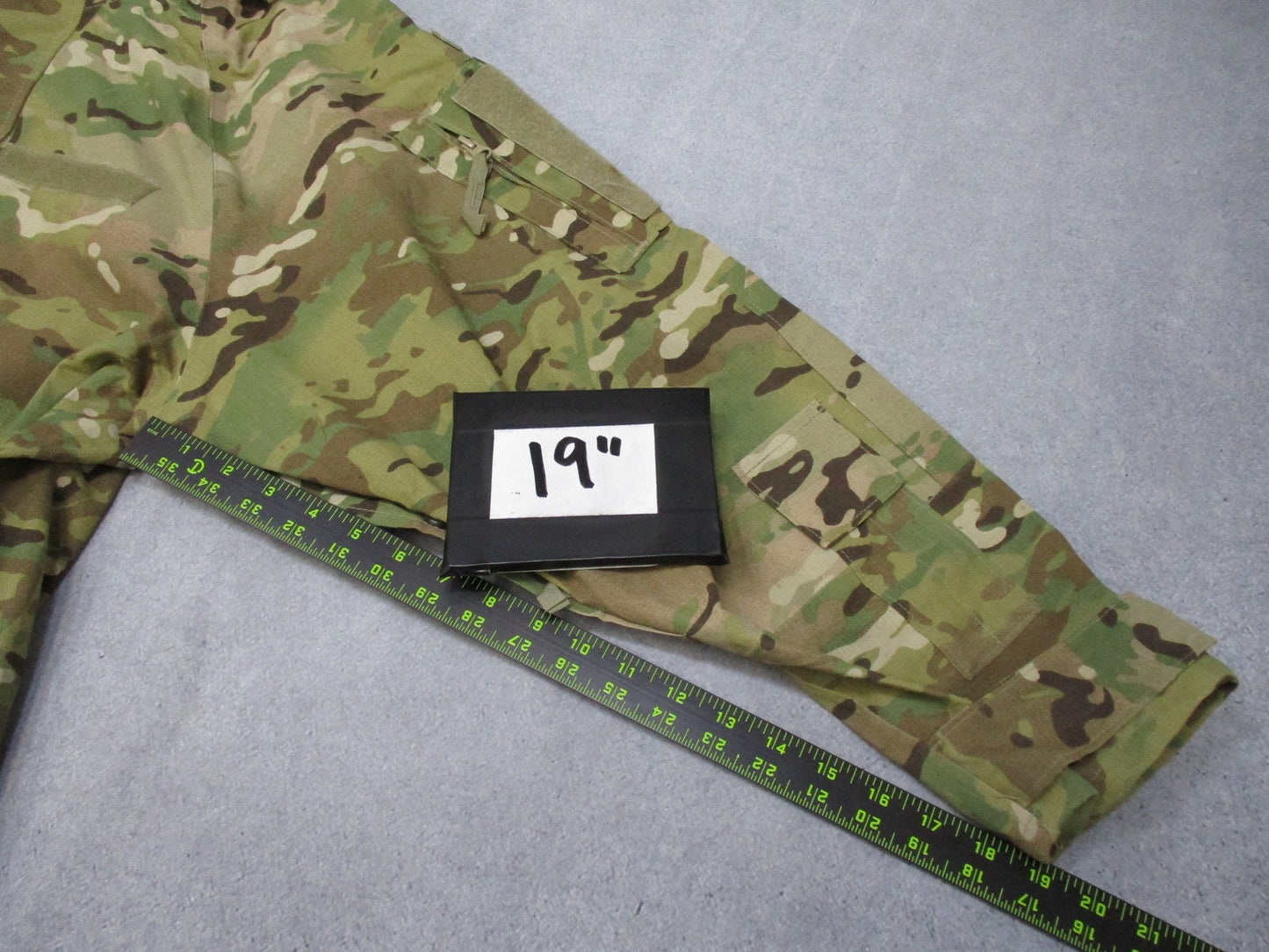 USED ARMY OCP EWOL PARKA FLAME RESISTANT GORE-TEX MULTICAM JACKET MEDIUM/REGULAR