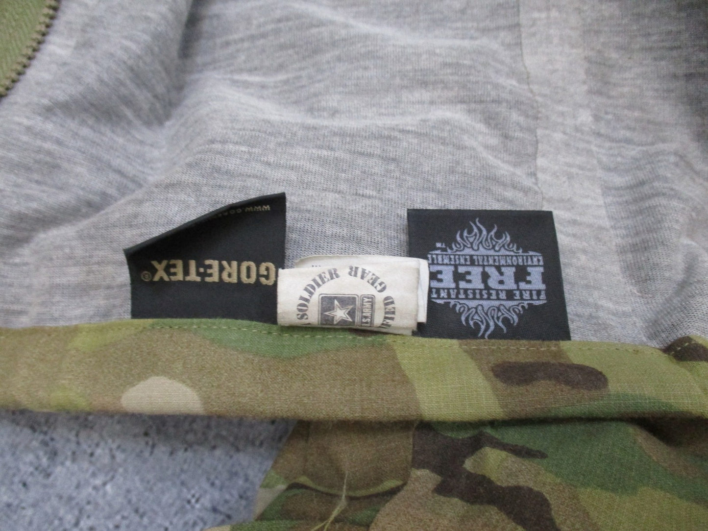 USED ARMY OCP EWOL PARKA FLAME RESISTANT GORE-TEX MULTICAM JACKET MEDIUM/REGULAR