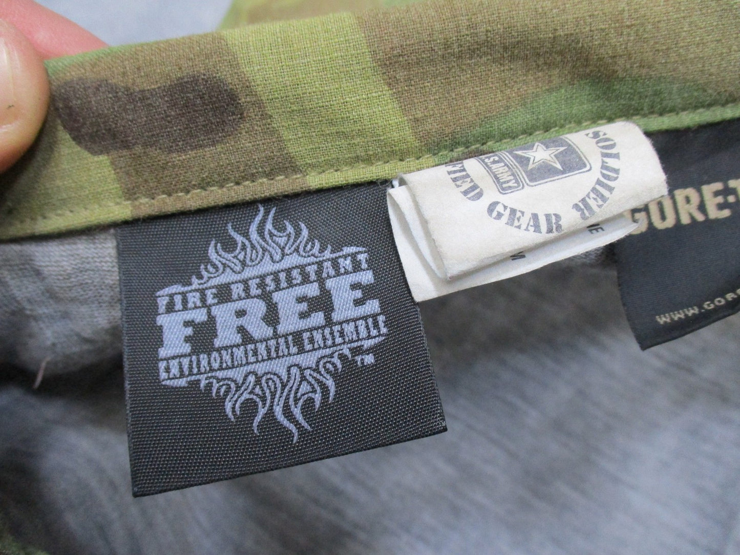USED ARMY OCP EWOL PARKA FLAME RESISTANT GORE-TEX MULTICAM JACKET MEDIUM/REGULAR