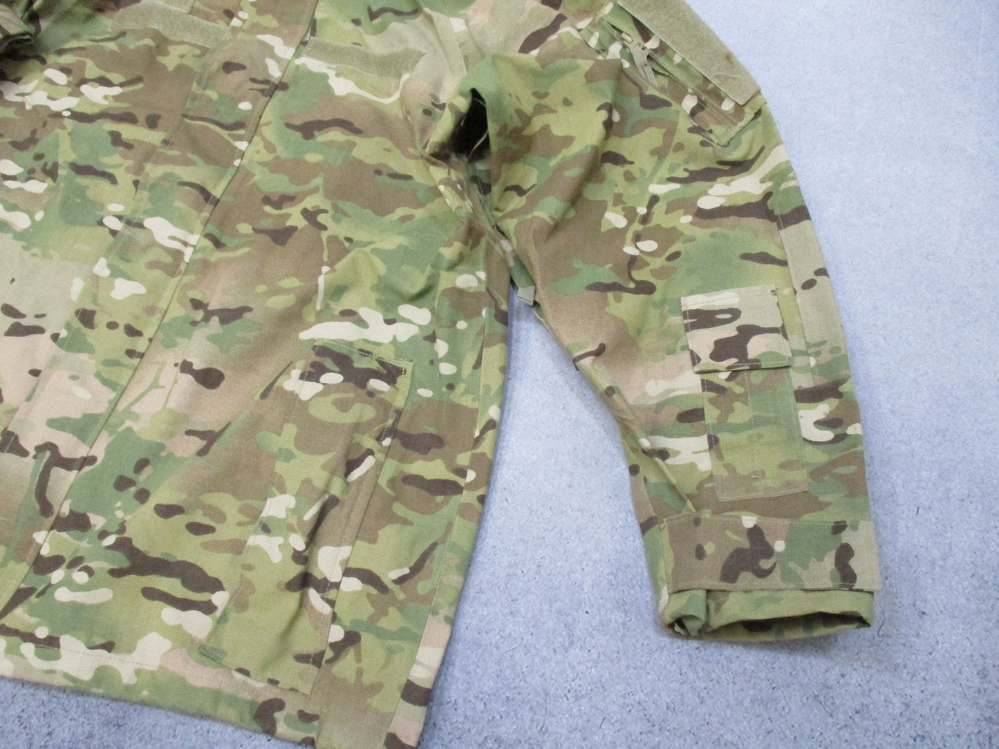 USED ARMY OCP EWOL PARKA FLAME RESISTANT GORE-TEX MULTICAM JACKET MEDIUM/REGULAR