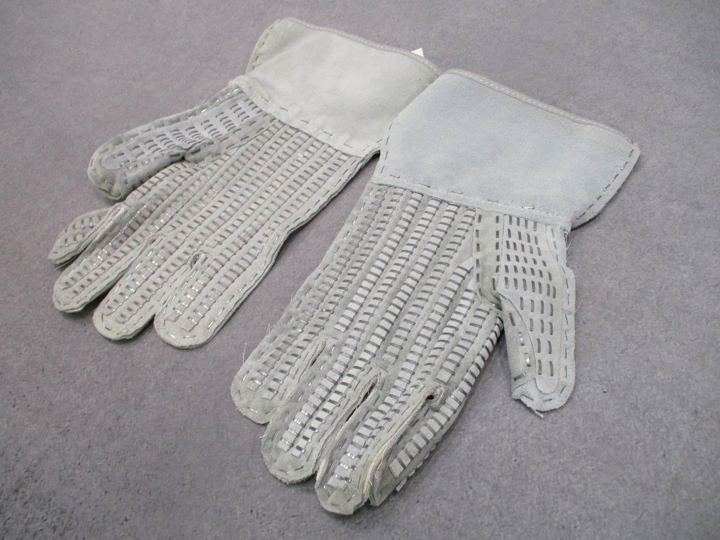 MILITARY ISSUE CONCERTINA BARB WIRE RAZOR HANDLER LEATHER GLOVES HEAVY DUTY
