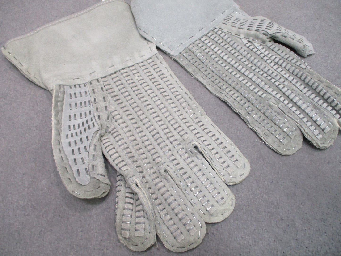 MILITARY ISSUE CONCERTINA BARB WIRE RAZOR HANDLER LEATHER GLOVES HEAVY DUTY