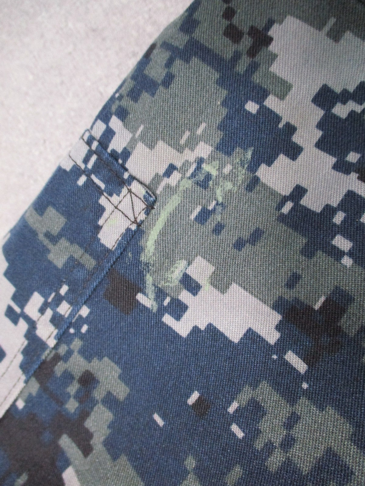 US Navy NWU Type I Digital Camo Blouse Shirt Small Regular USN Working Uniform