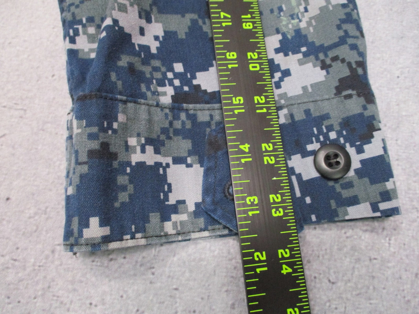 US Navy NWU Type I Digital Camo Blouse Shirt Small Regular USN Working Uniform