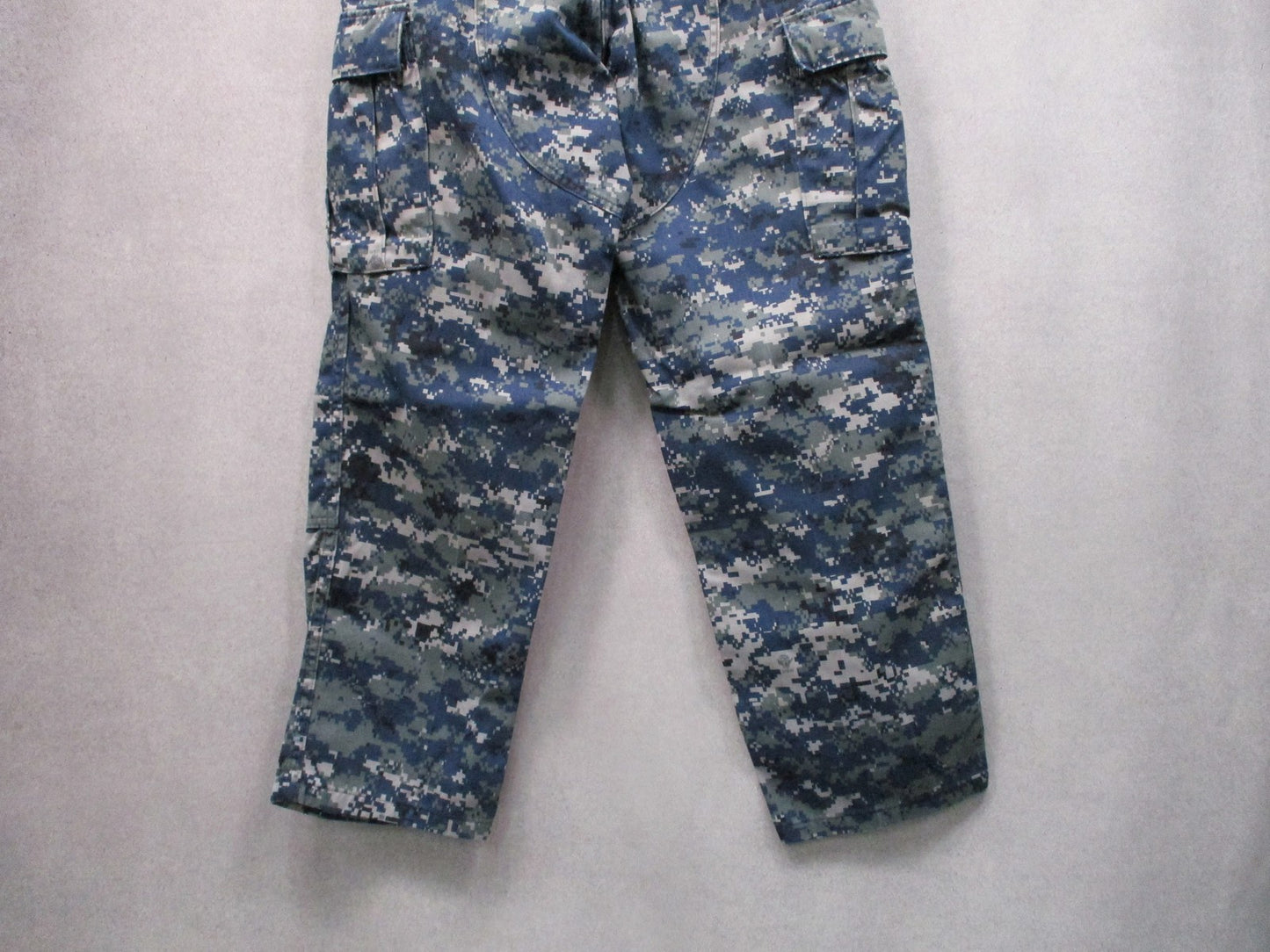 US Navy NWU Type I Digital Camo Working Trousers Small Short 8405-01-540-1356