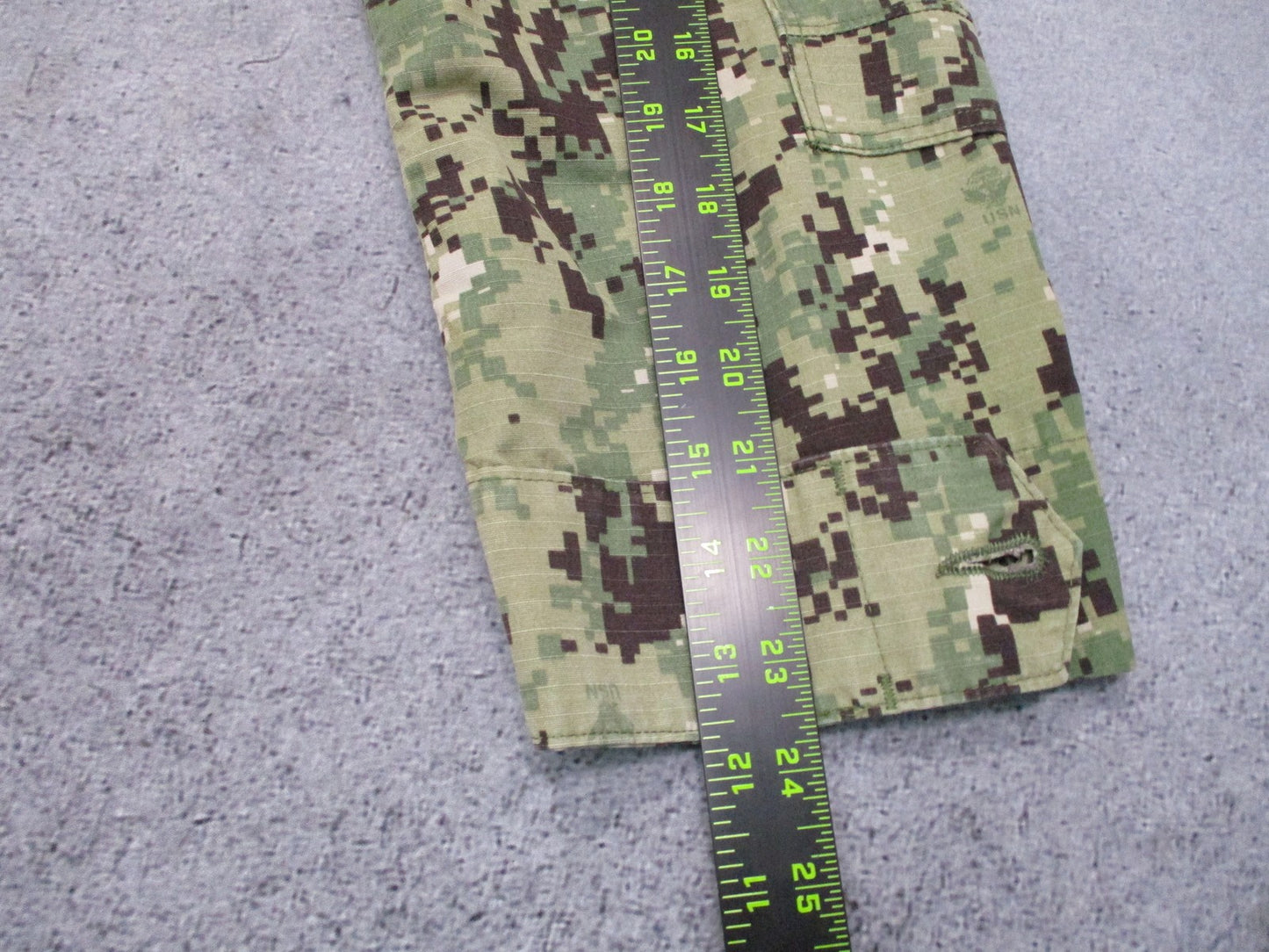 US Navy NWU Type III Blouse Small Long AOR2 Digital Camo NSN 8405-01-574-0291