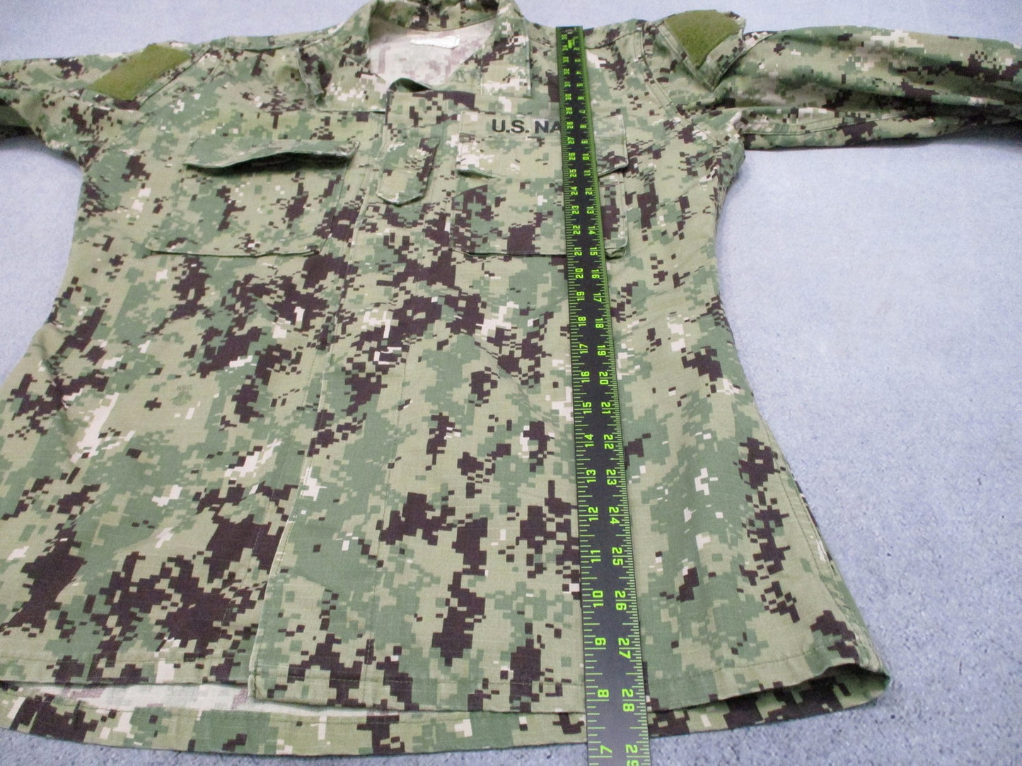 US Navy NWU Type III Blouse Small Long AOR2 Digital Camo NSN 8405-01-574-0291