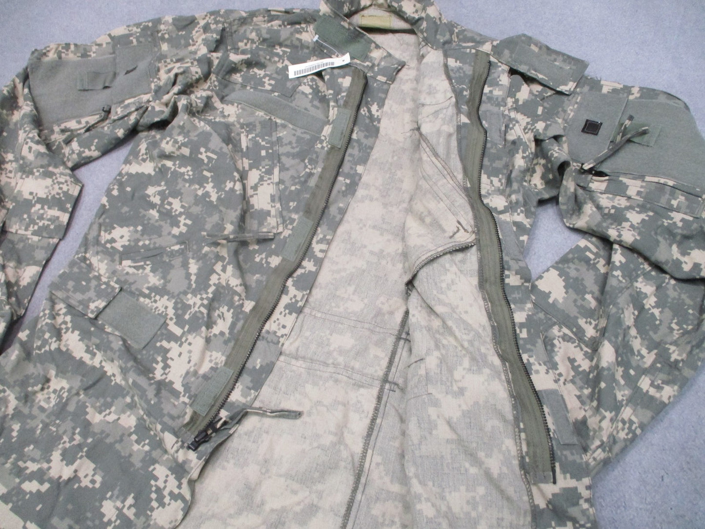 USGI A2CU Aircrew Combat Coat FR UCP Small Long 8415-01-526-9240 UCP Digital