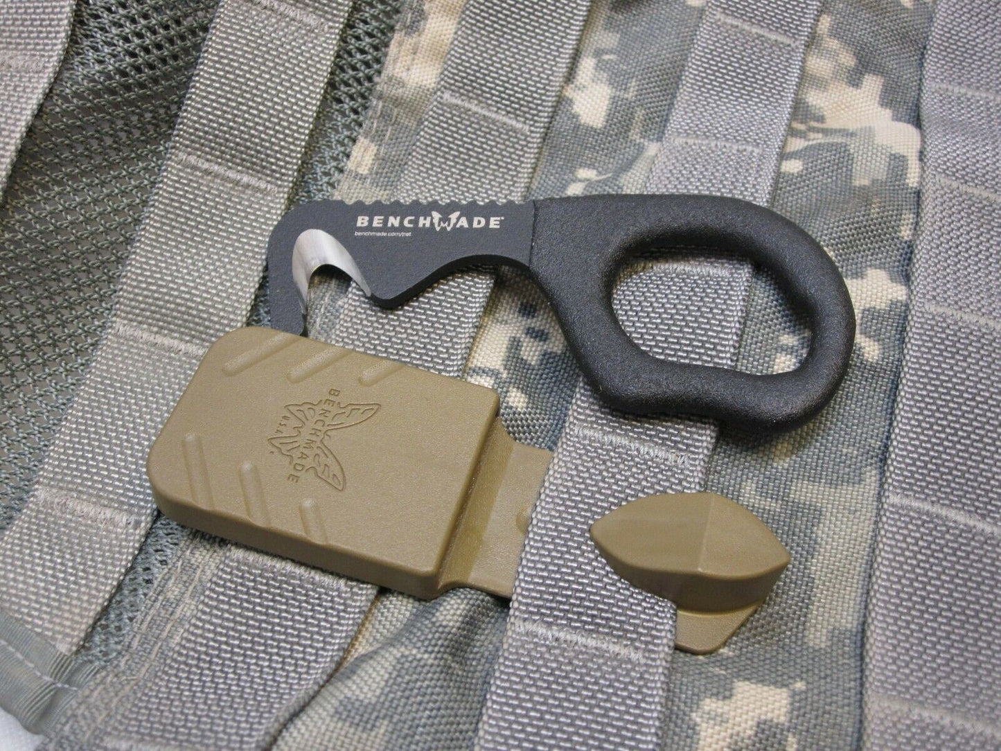 NEW BENCHMADE STRAP CUTTER RESCUE 7 HOOK KNIFE w/ MOLLE/PALS KYDEX SHEATH COYOTE
