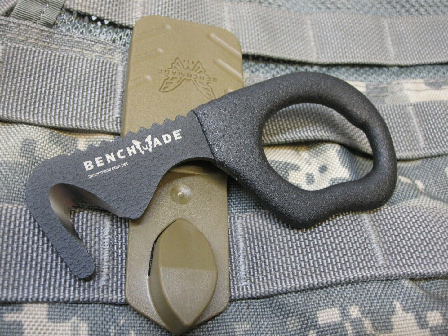 NEW BENCHMADE STRAP CUTTER RESCUE 7 HOOK KNIFE w/ MOLLE/PALS KYDEX SHEATH COYOTE