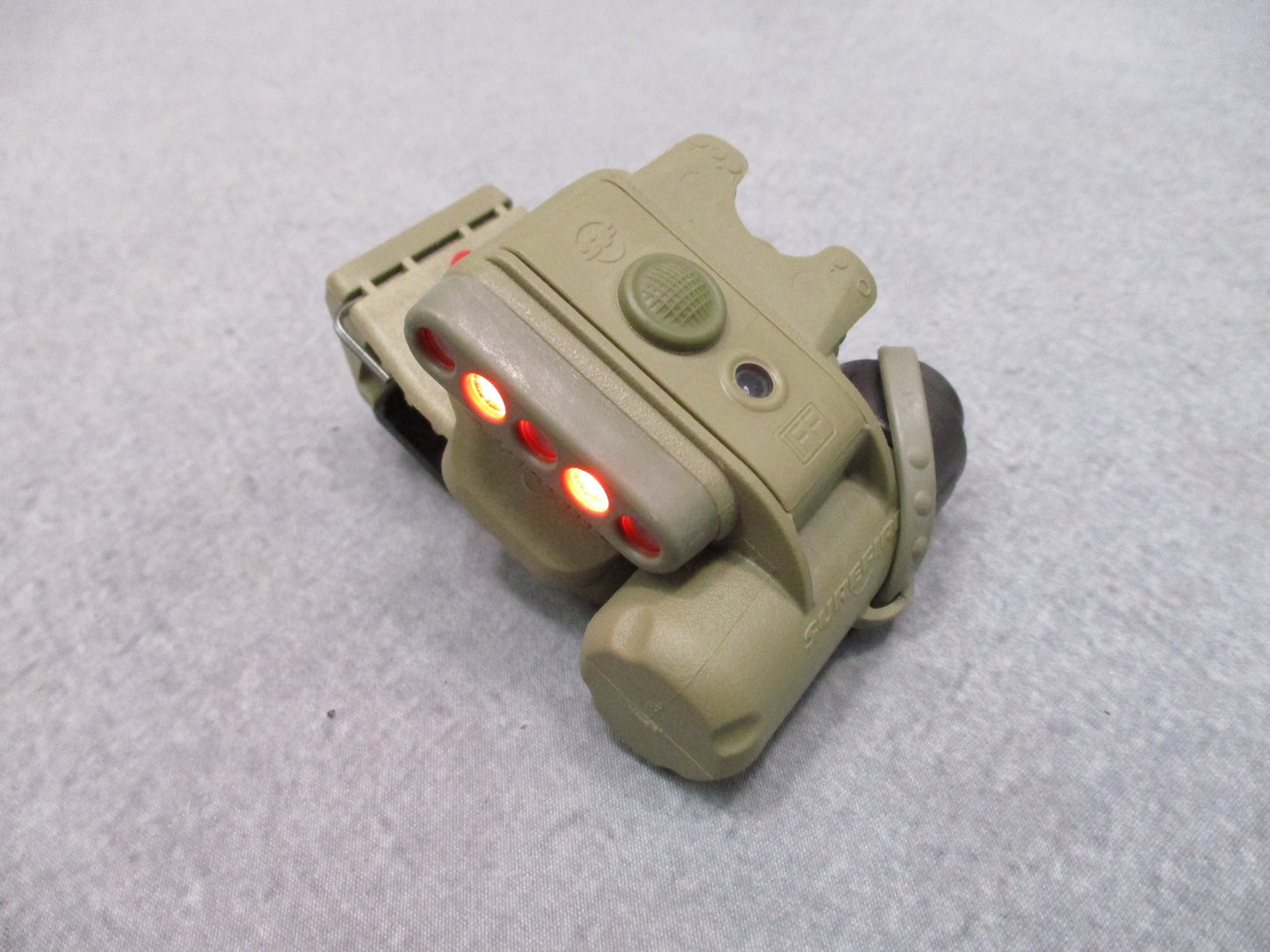 NEW TAN SUREFIRE HELMET LIGHT WHITE/RED - IR STROBE ACH/MICH MOUNT HL1-C-TN