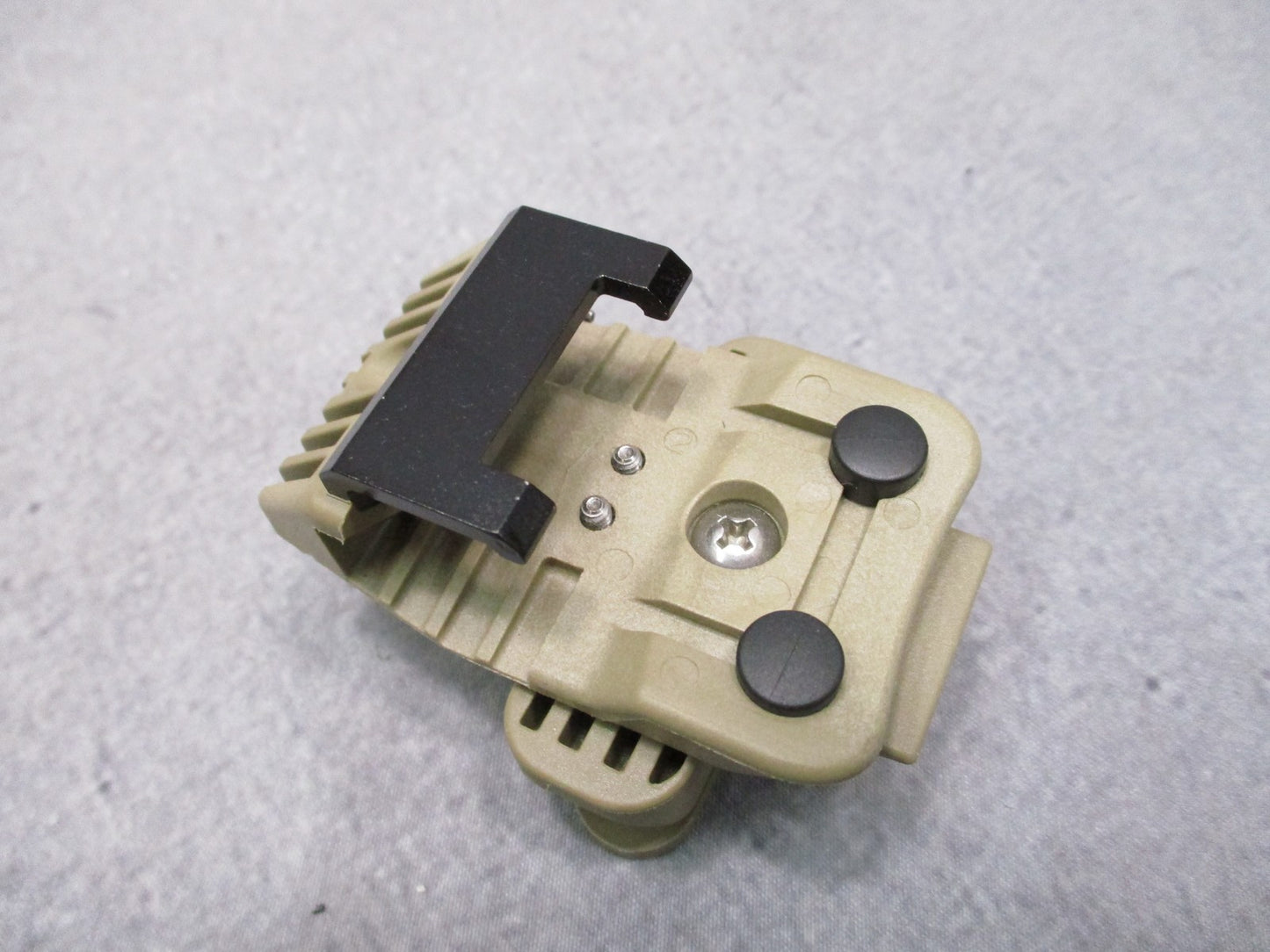 NEW TAN SUREFIRE HELMET LIGHT WHITE/RED - IR STROBE ACH/MICH MOUNT HL1-C-TN