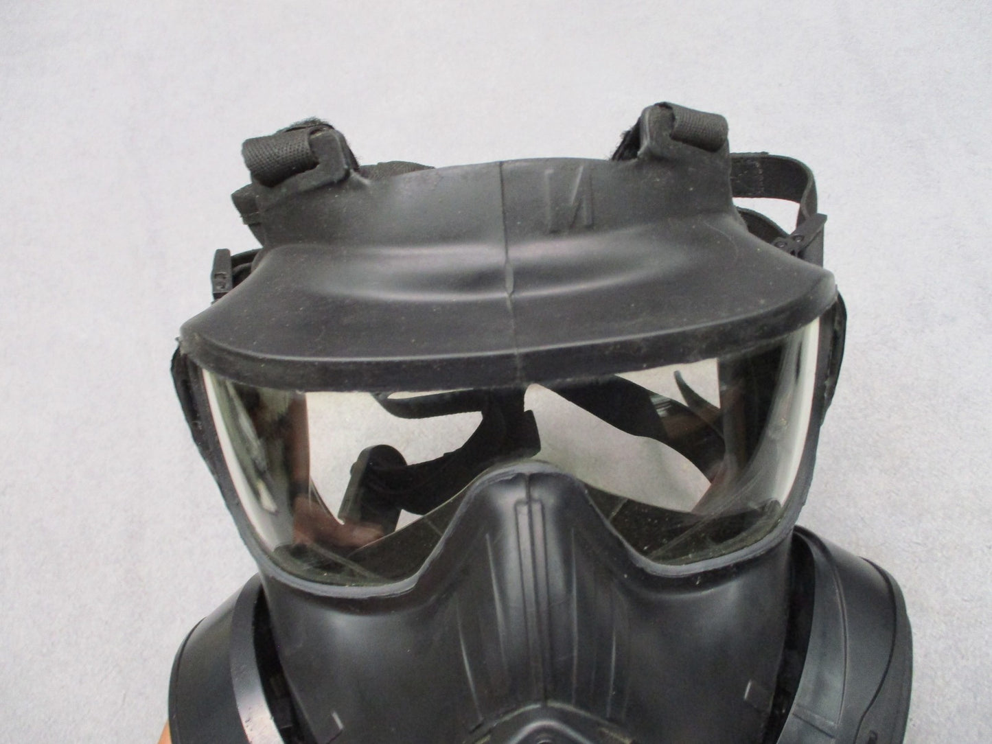 USGI Avon M50 JSGPM Gas Mask Medium CBRN Protective Mask Carrier Kit