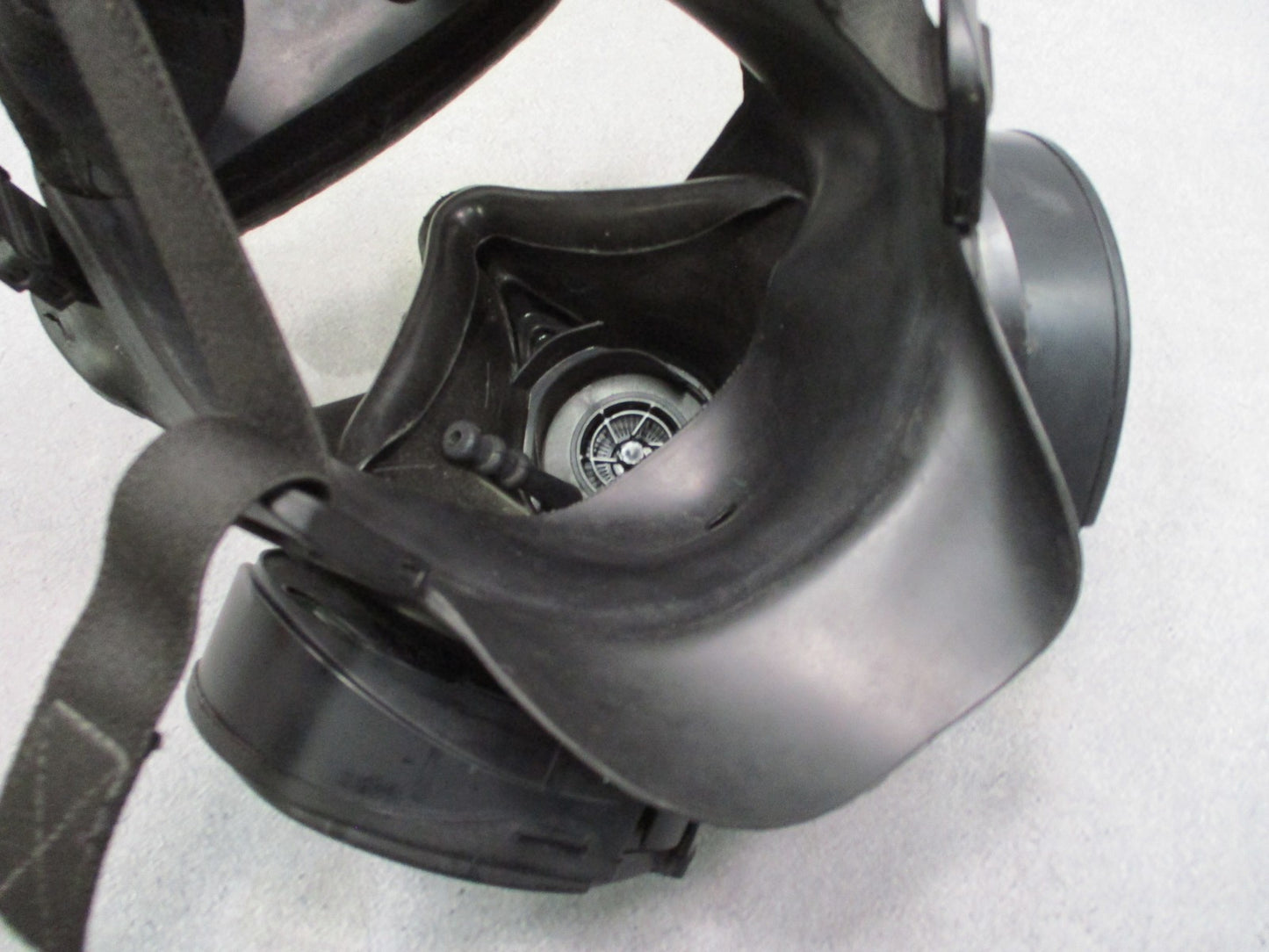 USGI Avon M50 JSGPM Gas Mask Medium CBRN Protective Mask Carrier Kit