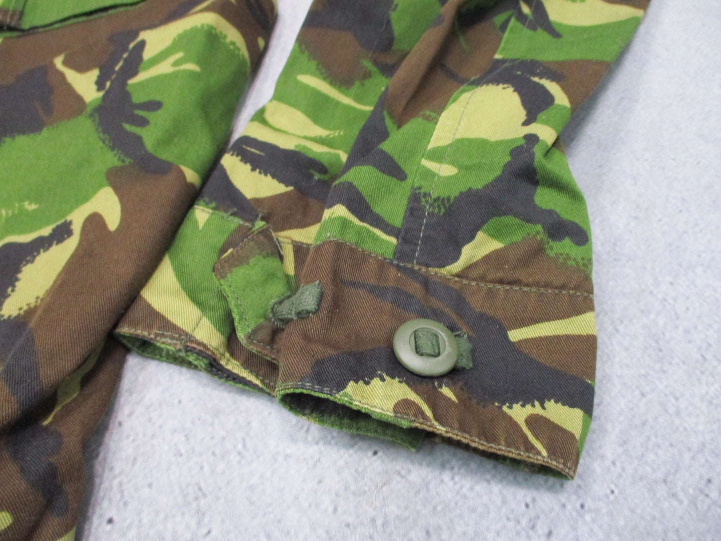 British Army DPM Combat Jacket Large Long Woodland Camo Field Shirt 8090/0515