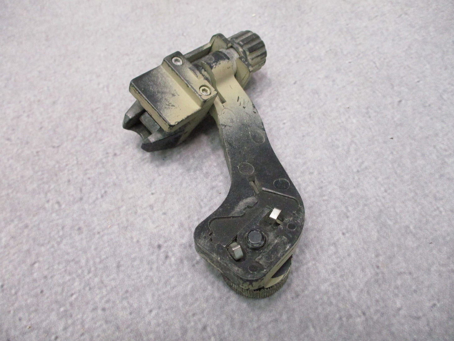 MILITARY NVG SWING J ARM BRACKET NIGHT VISION PVS-14 FOR RHINO MOUNT
