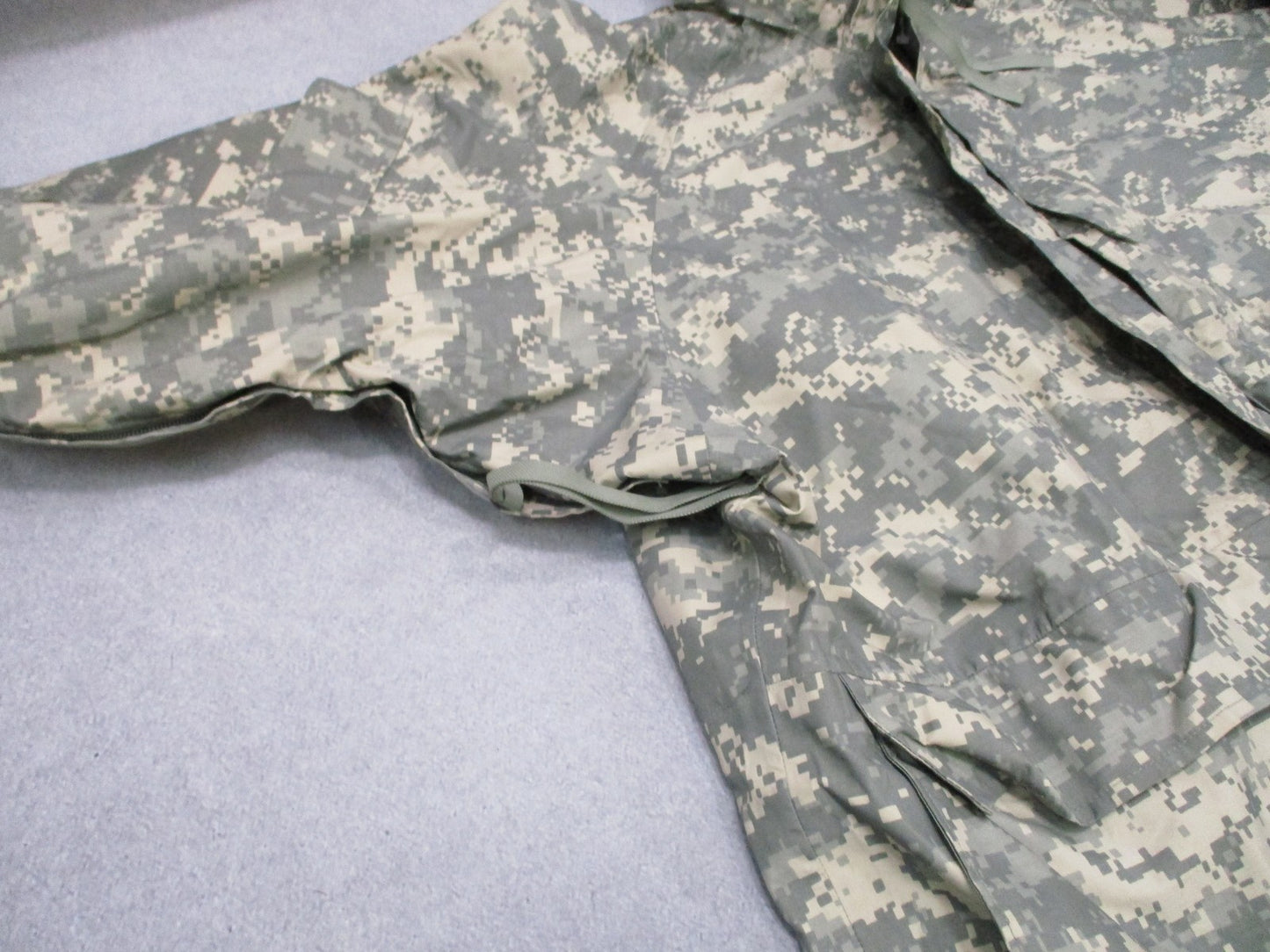 US Military ECWCS Gen II Gore-Tex Parka UCP Digital Camo Size XXL-Regular