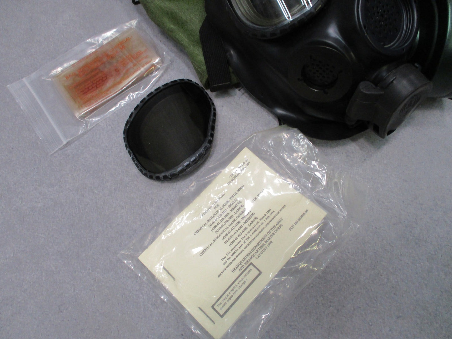 USGI M40 Protective Gas Mask MSA Large Kit Bag Tinted Outserts Military Surplus