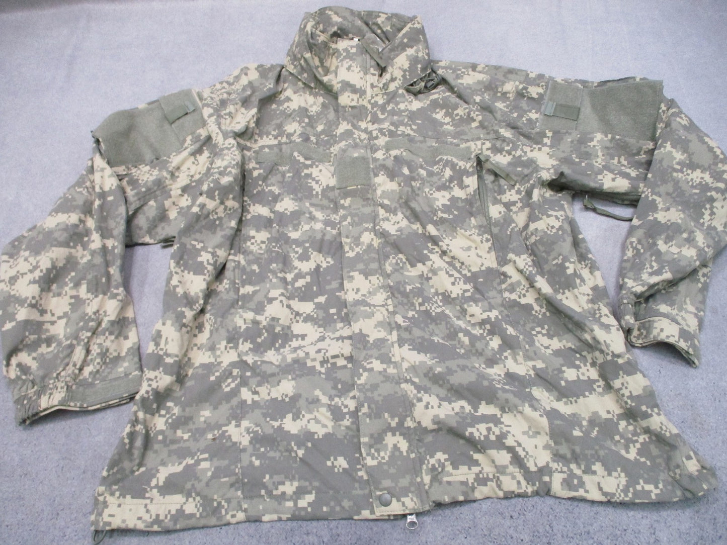 US Army Gen III ECWCS Soft Shell Jacket UCP Digital Camo Large Regular Military