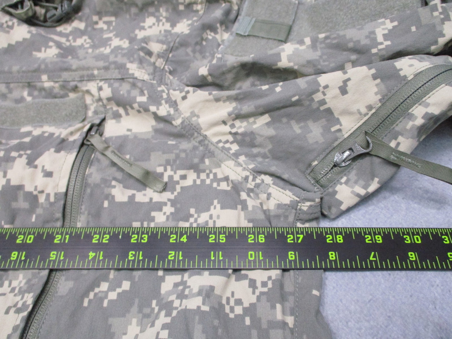 US Army Gen III ECWCS Soft Shell Jacket UCP Digital Camo Large Regular Military