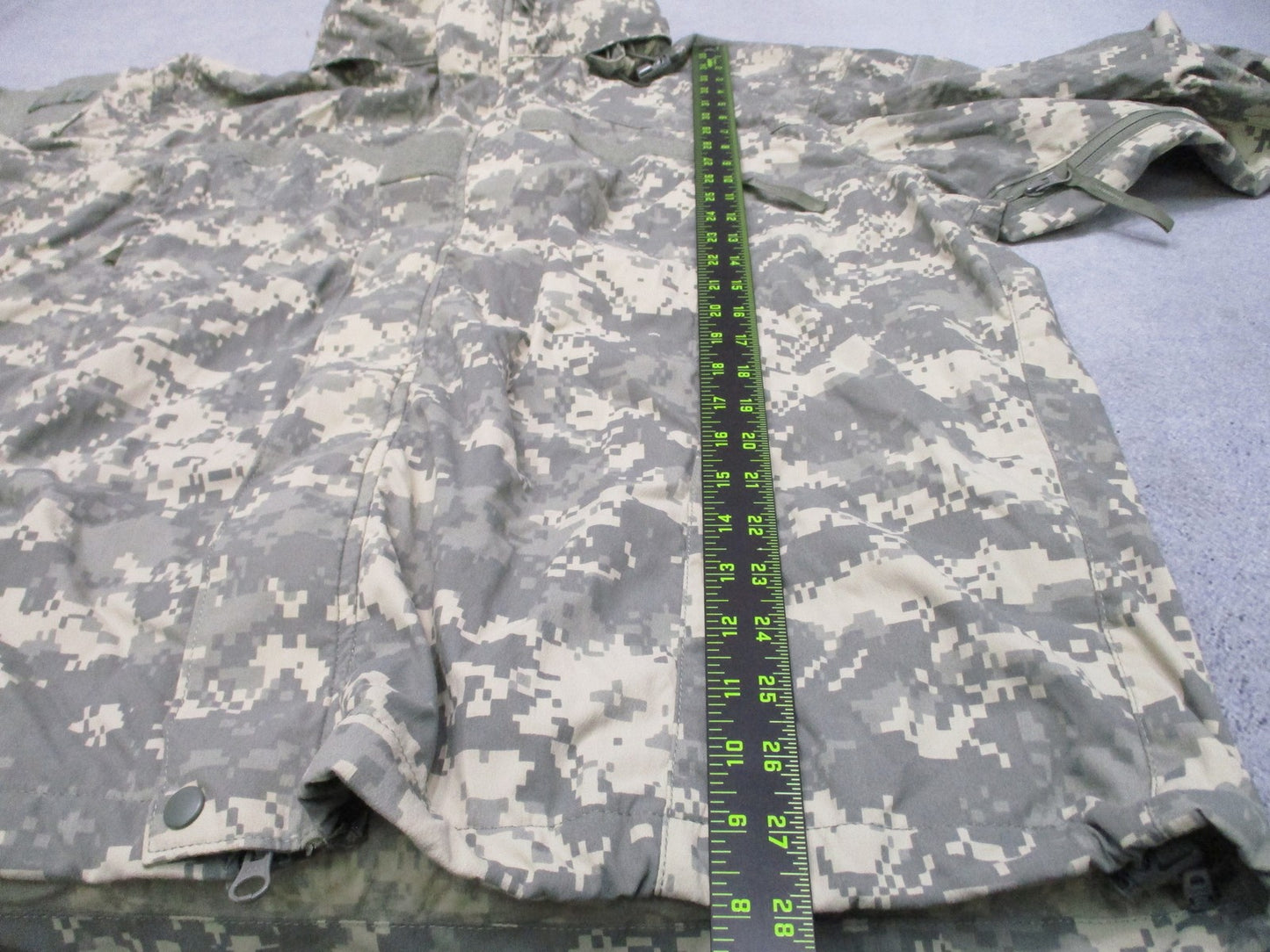 US Army Gen III ECWCS Soft Shell Jacket UCP Digital Camo Large Regular Military
