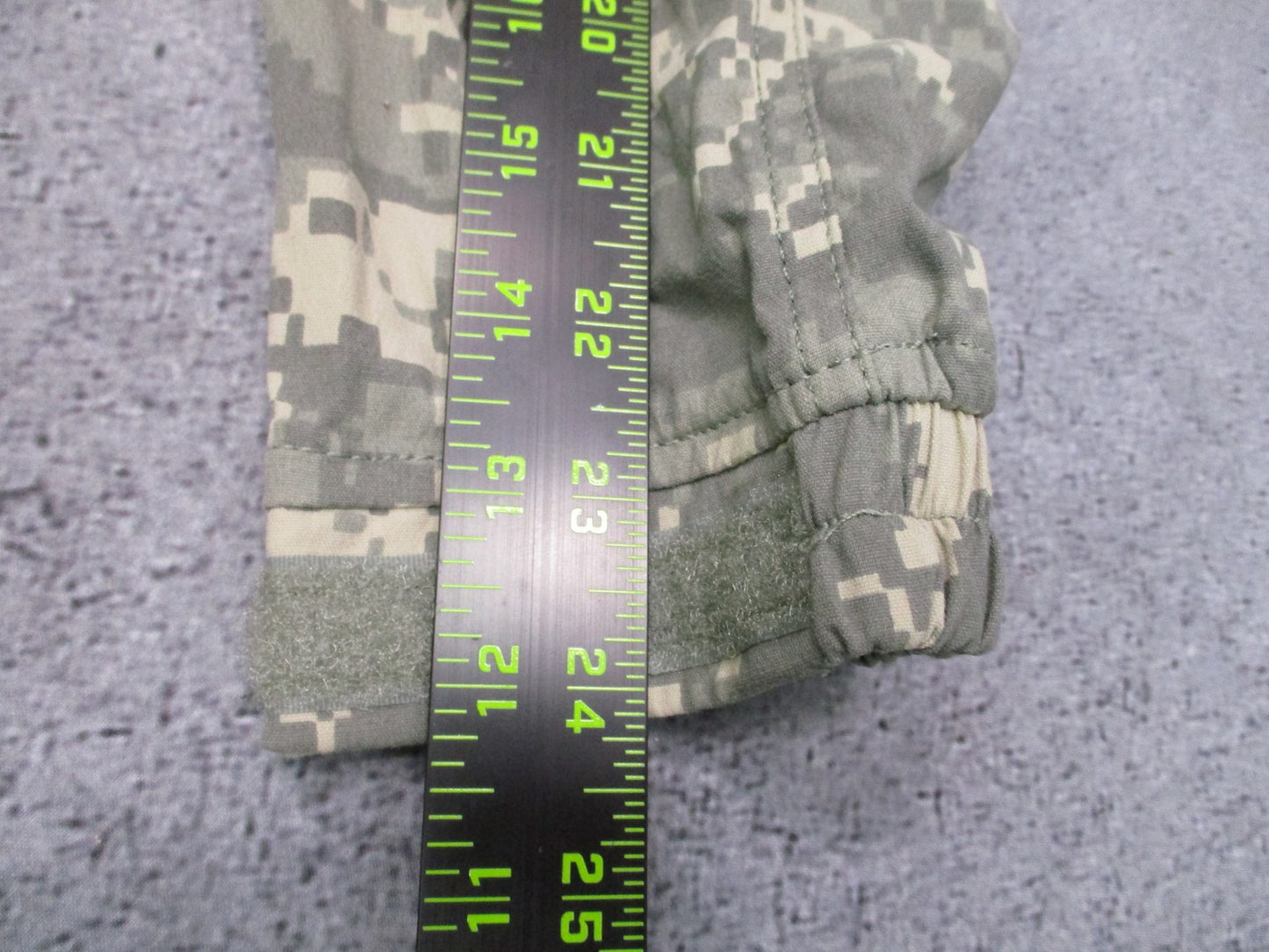 US Army Gen III ECWCS Soft Shell Jacket UCP Digital Camo Large Regular Military